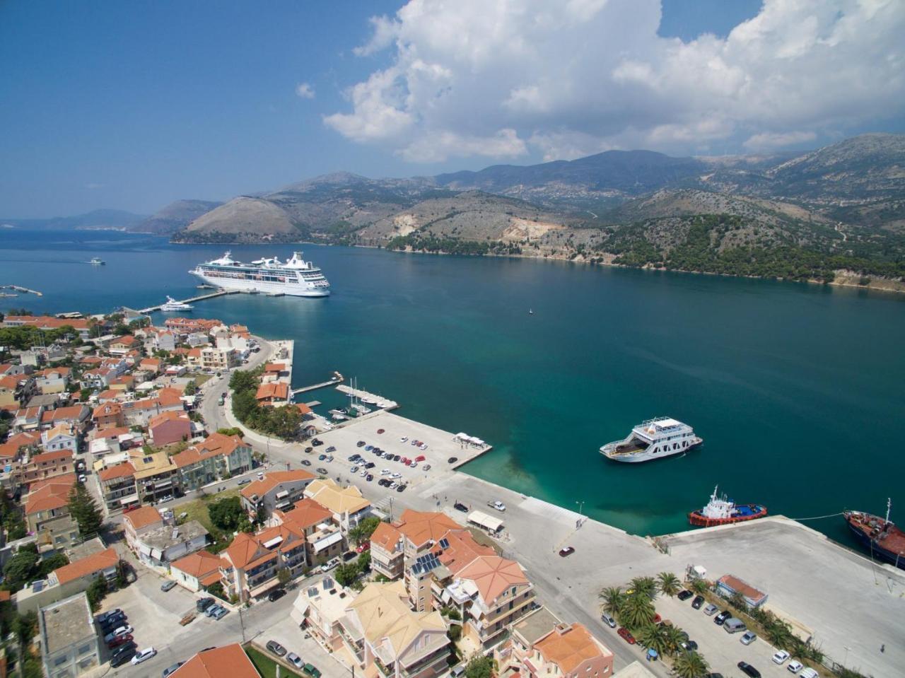 Mirabel Citycenter Hotel Argostoli  Bagian luar foto